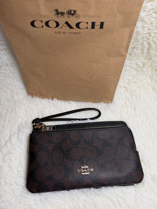 Muñequera Coach de Doble Cierre