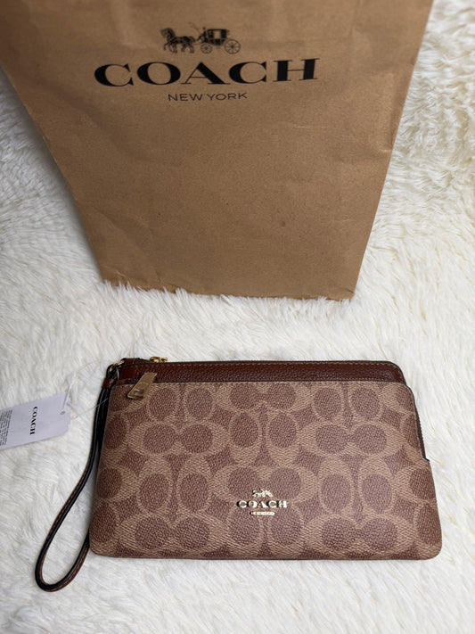 Muñequera Coach de Doble Cierre